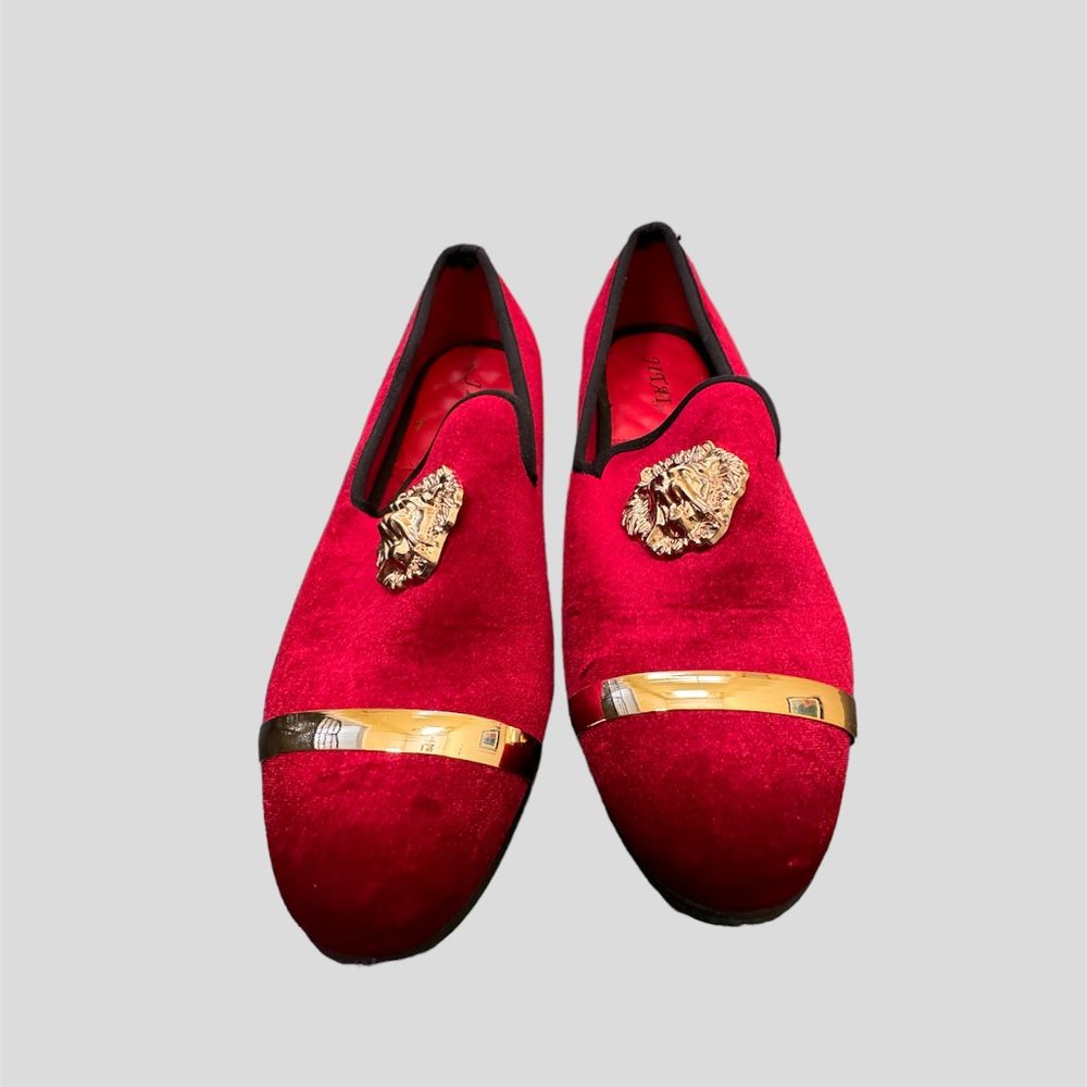 Jitai size 10 red velvet loafers
